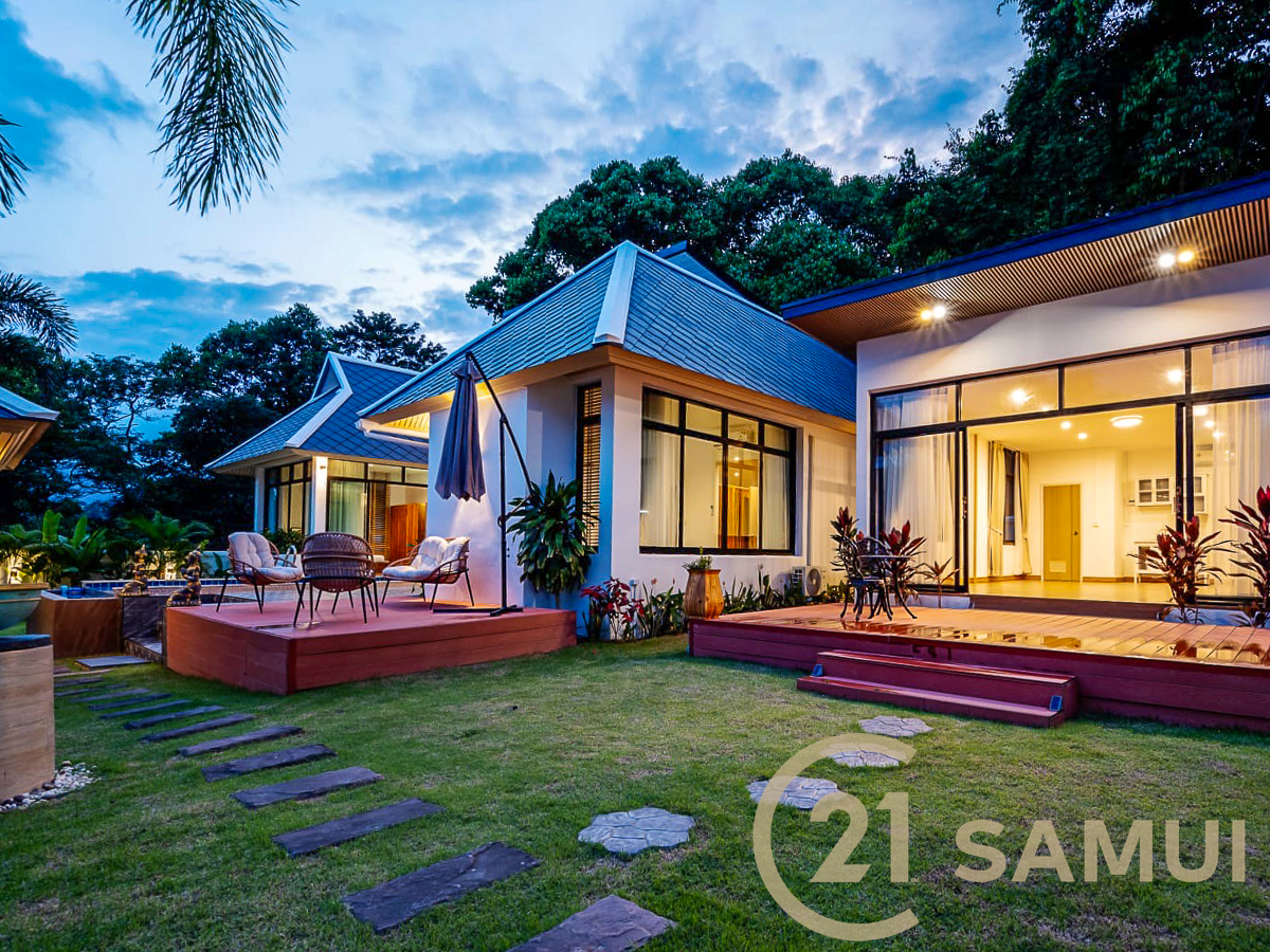 Tropical 4-Bedroom Pool Villa For Sale in Bangrak, Koh Samui, Thailand